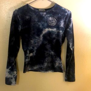 Long sleeve tie dye blue shirt with design